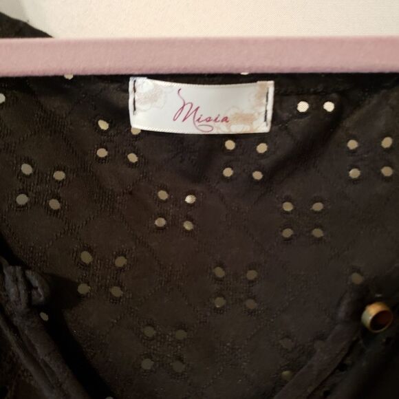 Misia Large Soft fitted bottom blouse - Picture 5 of 5